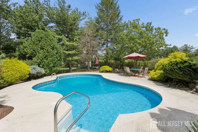30 Larkspur Drive, South Brunswick, NJ 08810