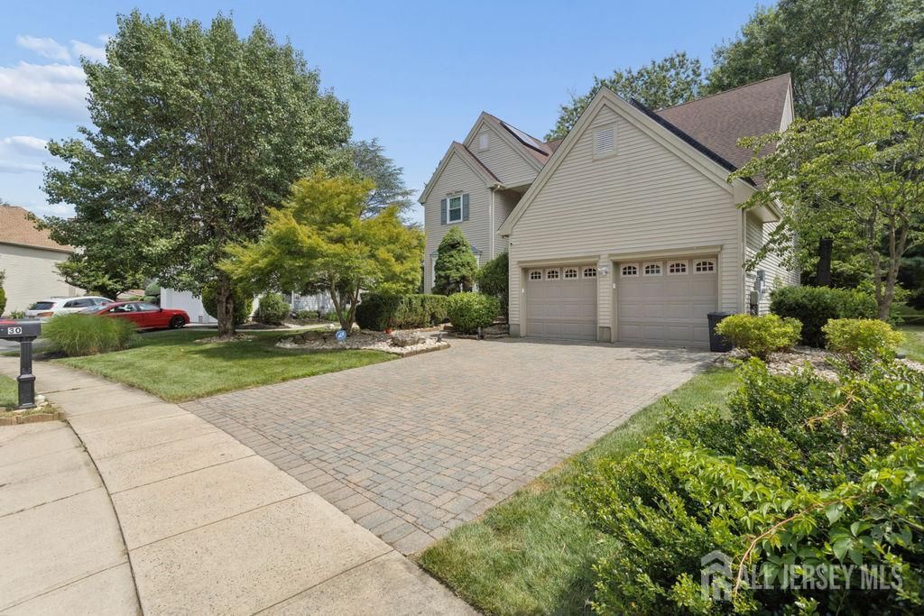 30 Larkspur Drive, South Brunswick, NJ 08810