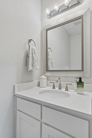 6708 McCallum Boulevard, Dallas, TX 75252