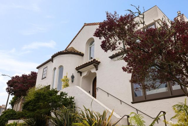 2 Rosewood Drive, San Francisco, CA 94127