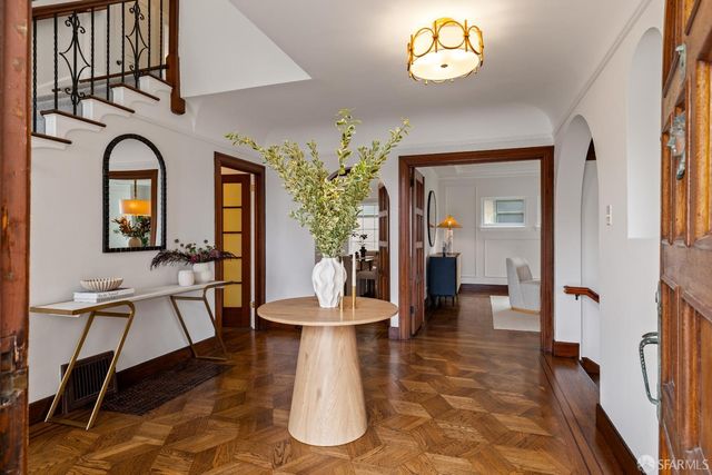 2 Rosewood Drive, San Francisco, CA 94127
