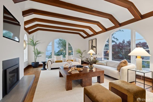 2 Rosewood Drive, San Francisco, CA 94127