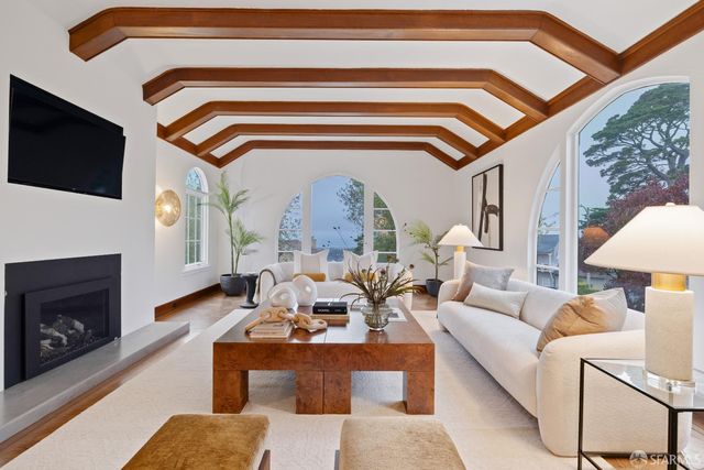 2 Rosewood Drive, San Francisco, CA 94127