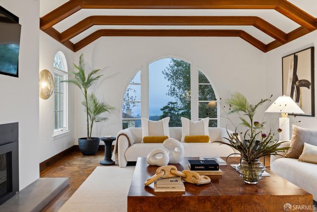 2 Rosewood Drive, San Francisco, CA 94127