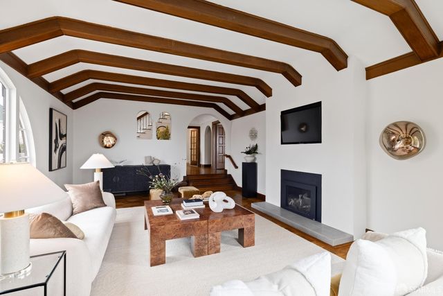 2 Rosewood Drive, San Francisco, CA 94127