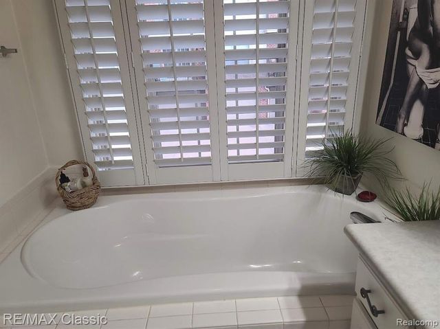 39530 Rockcrest Lane, Northville, MI 48168