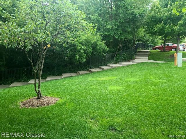 39530 Rockcrest Lane, Northville, MI 48168