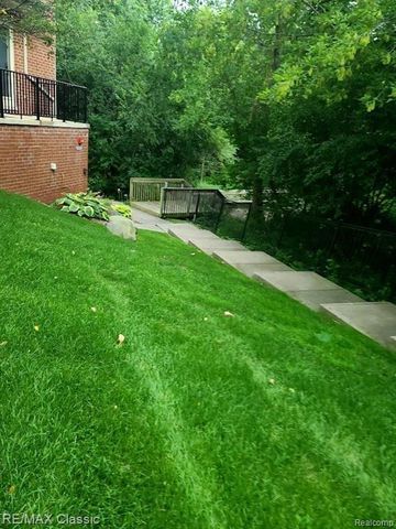 39530 Rockcrest Lane, Northville, MI 48168