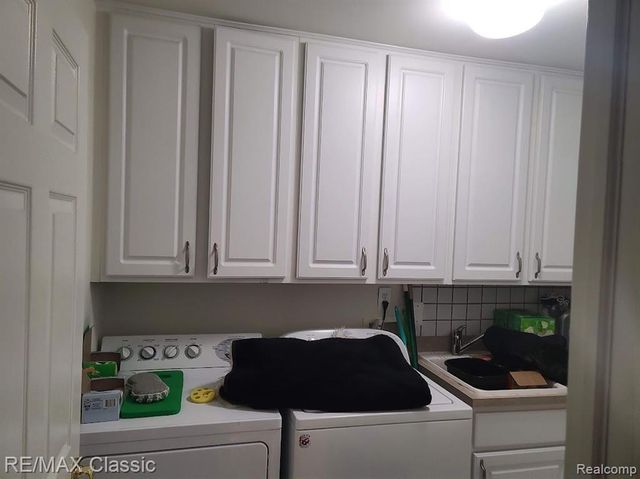 39530 Rockcrest Lane, Northville, MI 48168