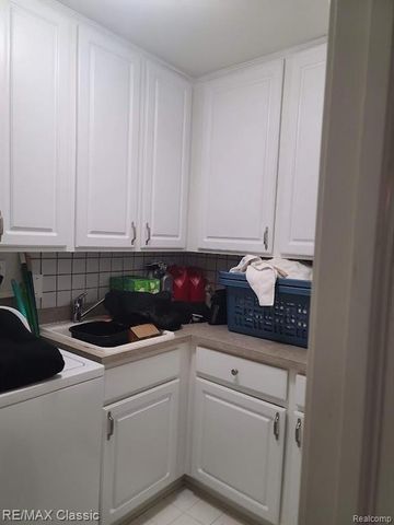 39530 Rockcrest Lane, Northville, MI 48168