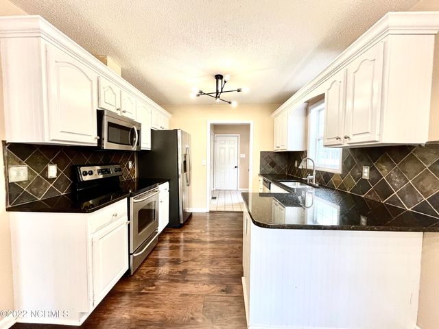 160 Old Hunt Road, Pinehurst, NC 28374