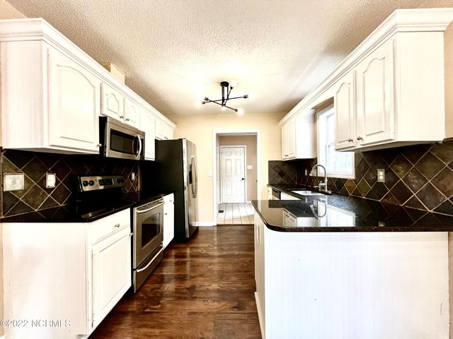 160 Old Hunt Road, Pinehurst, NC 28374