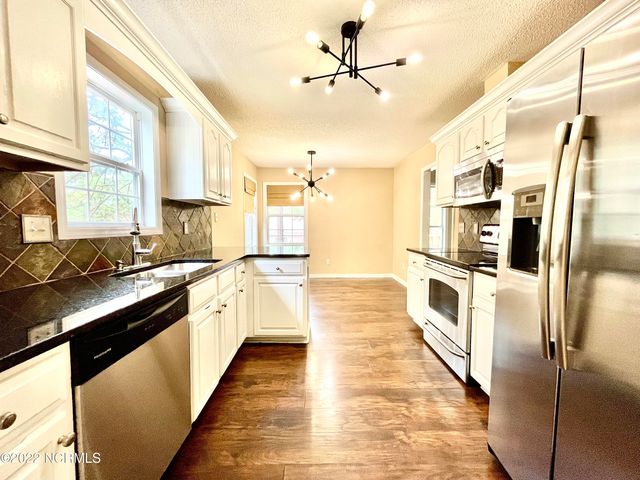 160 Old Hunt Road, Pinehurst, NC 28374