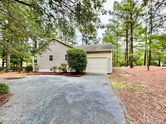 160 Old Hunt Road, Pinehurst, NC 28374