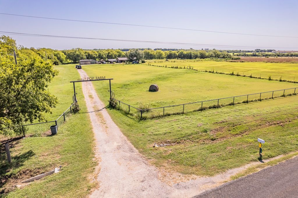 9964 State Hwy 171, Covington, TX 76636