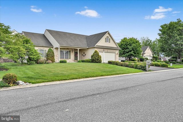 850 WATER EDGE CT L-0049, Lebanon, PA 17046