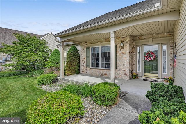 850 WATER EDGE CT L-0049, Lebanon, PA 17046