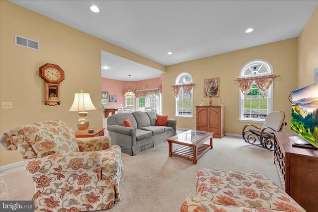 850 WATER EDGE CT L-0049, Lebanon, PA 17046