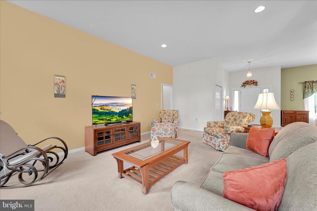 850 WATER EDGE CT L-0049, Lebanon, PA 17046