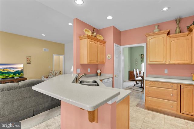 850 WATER EDGE CT L-0049, Lebanon, PA 17046
