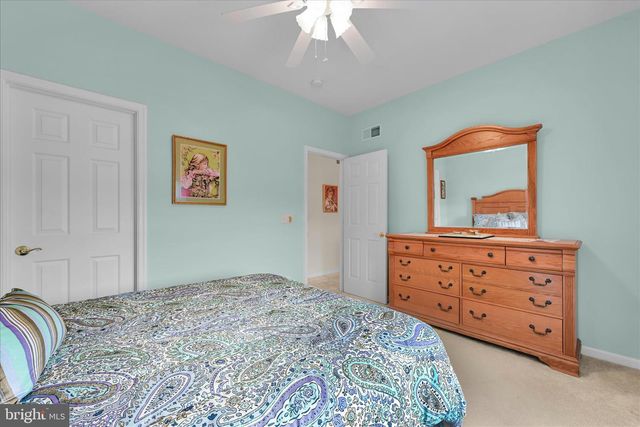 850 WATER EDGE CT L-0049, Lebanon, PA 17046