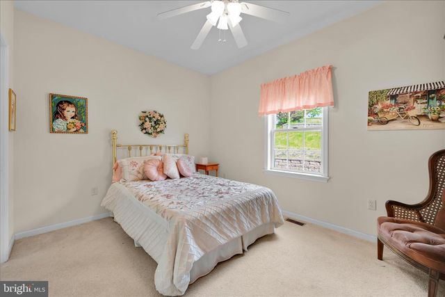 850 WATER EDGE CT L-0049, Lebanon, PA 17046