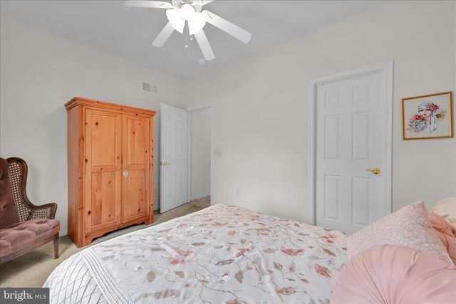 850 WATER EDGE CT L-0049, Lebanon, PA 17046