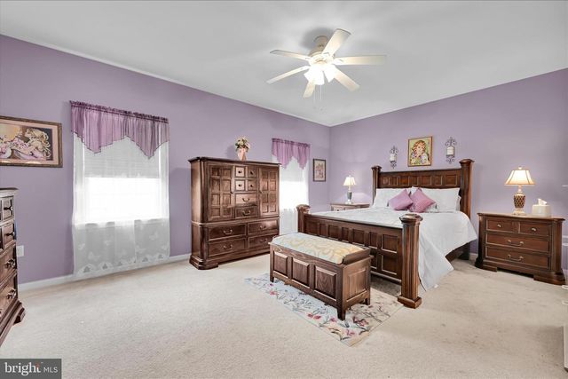 850 WATER EDGE CT L-0049, Lebanon, PA 17046