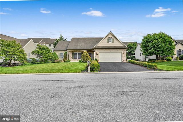 850 WATER EDGE CT L-0049, Lebanon, PA 17046