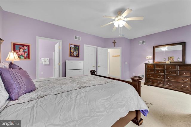 850 WATER EDGE CT L-0049, Lebanon, PA 17046