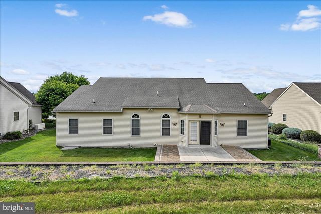 850 WATER EDGE CT L-0049, Lebanon, PA 17046