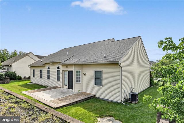 850 WATER EDGE CT L-0049, Lebanon, PA 17046