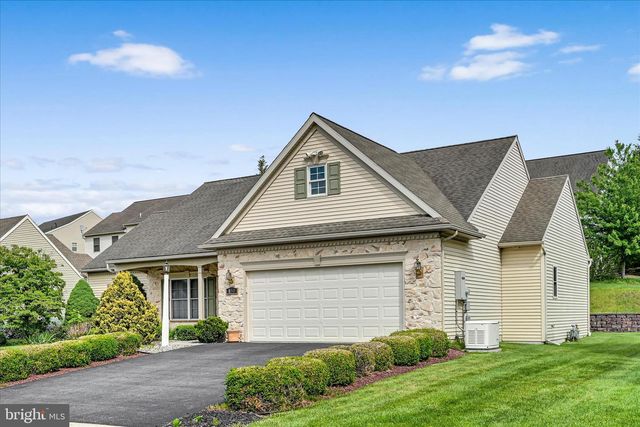 850 WATER EDGE CT L-0049, Lebanon, PA 17046