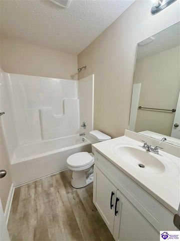 336 Breckinridge Circle, Vine Grove, KY 40175