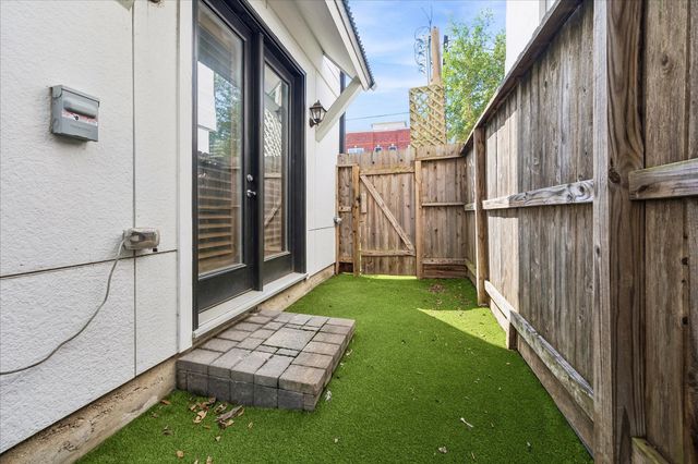 2314 Hutchins Street, Houston, TX 77004