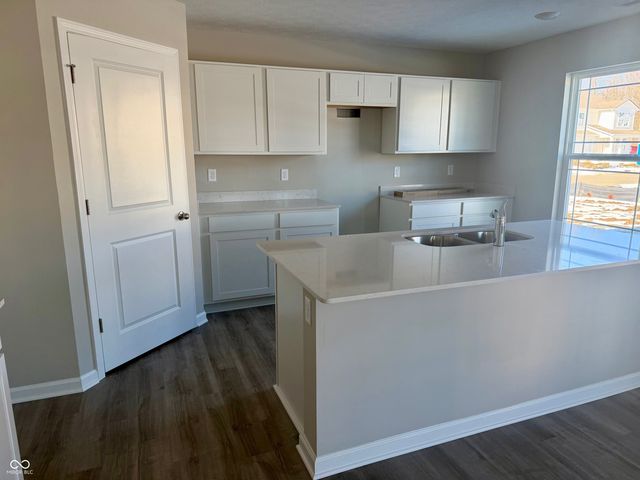 6838 Henley Way, Indianapolis, IN 46221