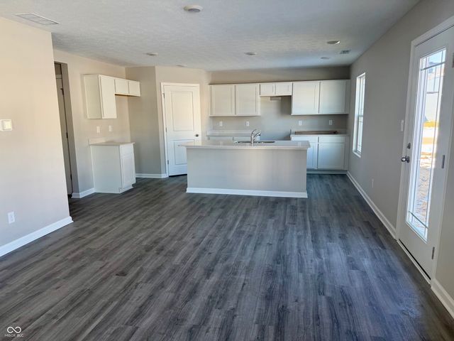 6838 Henley Way, Indianapolis, IN 46221