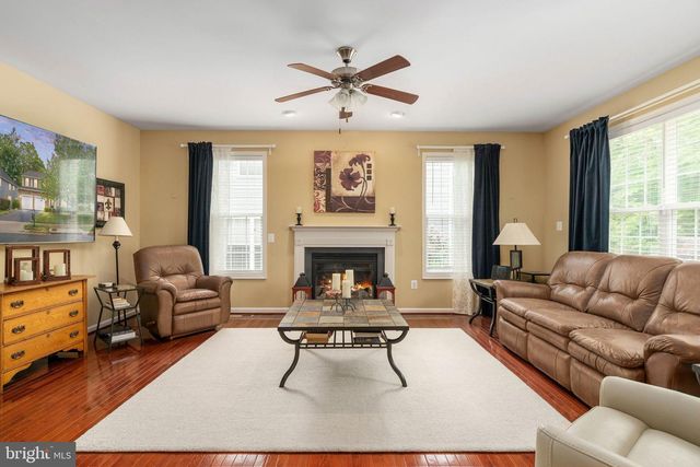 76 LANDMARK DR, Stafford, VA 22554