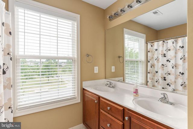 76 LANDMARK DR, Stafford, VA 22554