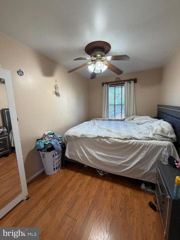 810 N PARK AVE, Philadelphia, PA 19123