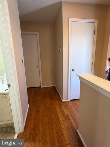 810 N PARK AVE, Philadelphia, PA 19123