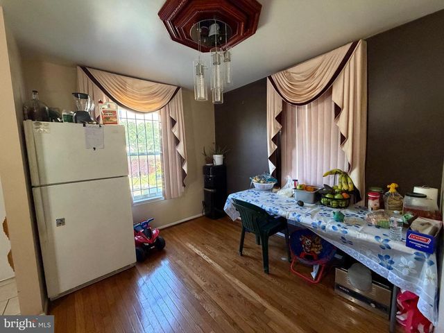 810 N PARK AVE, Philadelphia, PA 19123