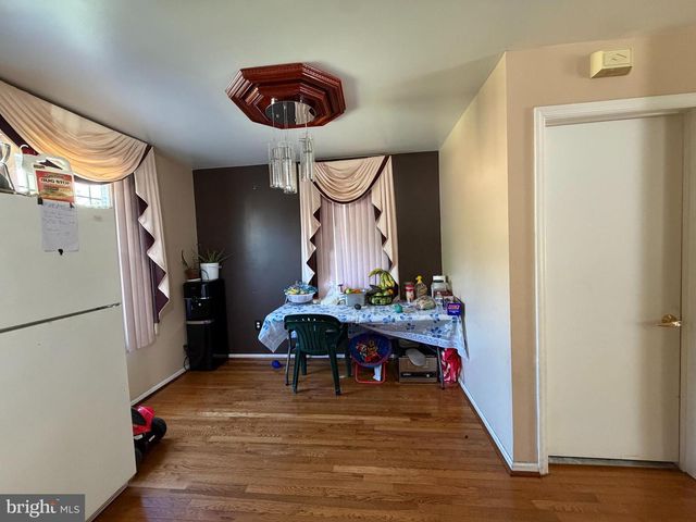 810 N PARK AVE, Philadelphia, PA 19123