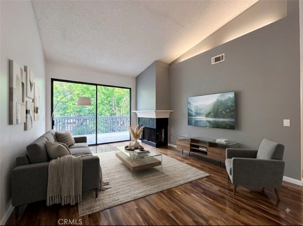 2542 W Macarthur, Santa Ana, CA 92704 — photo 2