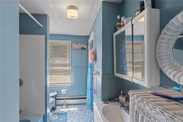 528 Lonsdale Avenue, Pawtucket, RI 02860