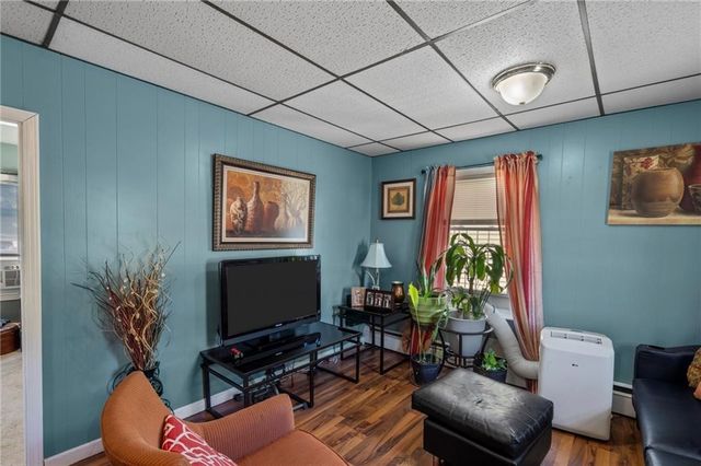 528 Lonsdale Avenue, Pawtucket, RI 02860