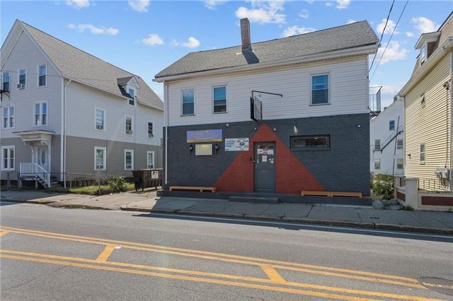 528 Lonsdale Avenue, Pawtucket, RI 02860