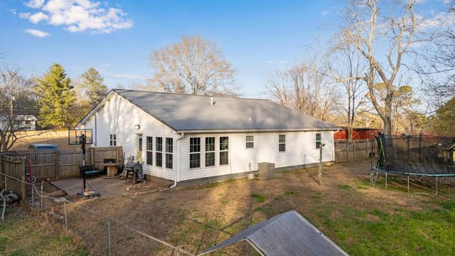 7053 W Highway 136, Chickamauga, GA 30707