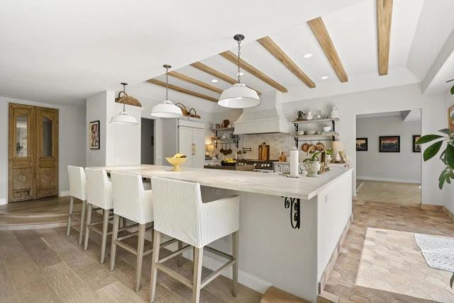 16560 El Camino Real, Rancho Santa Fe, CA 92067