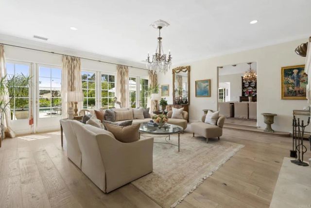 16560 El Camino Real, Rancho Santa Fe, CA 92067